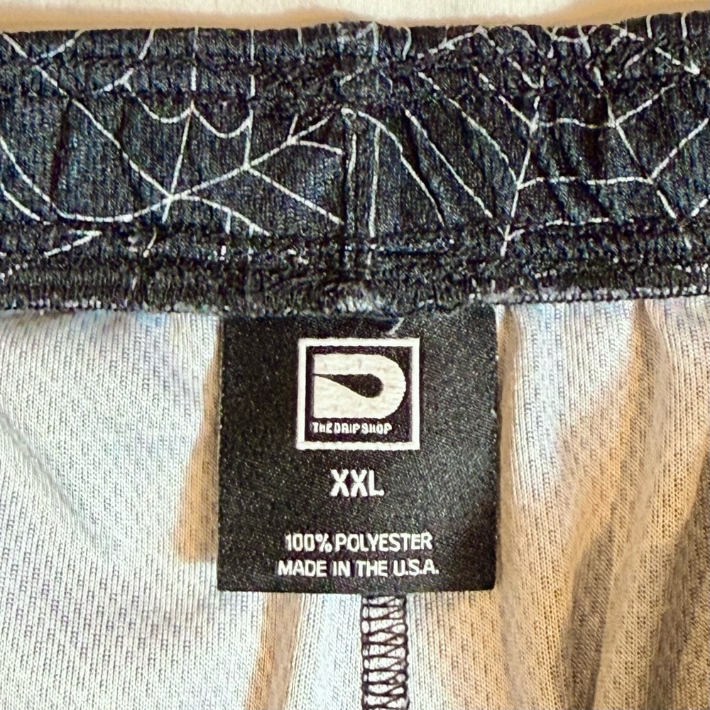 The DRIP SHOP Dark Web Shorts Boys XXL 16 2XL Spiderwebs Pink Spiders Basketball - Picture 4 of 9